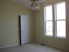 Beautiful 3 Bedroom Townhouse in Great Location! in Harrisonburg, VA (Photo 3 of 3)