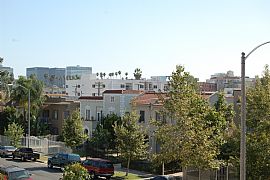 Trendy 1 BR in a Great Location  in Los Angeles, CA (Photo 4 of 4)