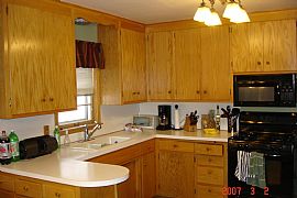 3 Bedroom Duplex in Prime Minneapolis location! in Minneapolis, MN (Photo 5 of 5)