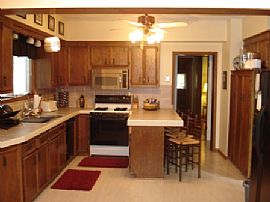 3 BR / 1 BA Single Family House in Uptown in Minneapolis, MN (Photo 2 of 6)