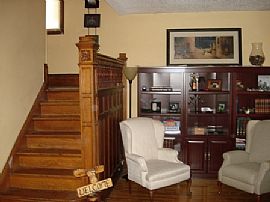 3 BR / 1 BA Single Family House in Uptown in Minneapolis, MN (Photo 5 of 6)