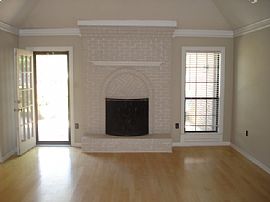 Beautiful 3/2 Close to Everything! in Cordova, TN (Photo 3 of 6)