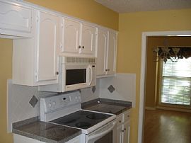 Beautiful 3/2 Close to Everything! in Cordova, TN (Photo 4 of 6)