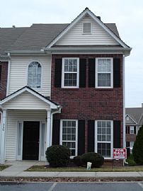 Great Location Townhouse in Lawrenceville, GA