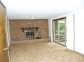 Clarkston 1 Bedroom Apt. W/lake Views in Clarkston, MI (Photo 2 of 3)