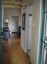 Fabulous Location with Washer/Dryer in Unit! in Studio City, CA (Photo 2 of 6)