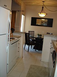 Fabulous Location with Washer/Dryer in Unit! in Studio City, CA (Photo 4 of 6)