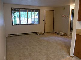 NE/CENTRAL SALEM BLOCKS FROM DOWNTOWN in Salem, OR (Photo 2 of 4)