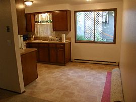 NE/CENTRAL SALEM BLOCKS FROM DOWNTOWN in Salem, OR (Photo 3 of 4)