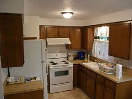 NE/CENTRAL SALEM BLOCKS FROM DOWNTOWN in Salem, OR (Photo 4 of 4)