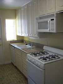 You will fall in LOVE! walk to Ventura Blvd shopping in Sherman Oaks, CA (Photo 3 of 6)