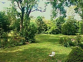 Close in Suburb-Hinsdale H.S.- 1 1/4 Acres-No outlet 1 lane str in Willowbrook, IL (Photo 2 of 2)