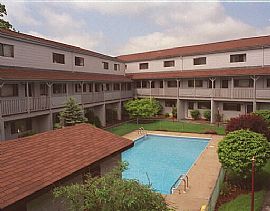 $1400 / 2br - 2 Bed /1.5 Bath /Central A/C - 2 Car Parking (Nor in Norwalk, CT