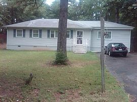 3 Bedroom Close to Chippenham Parkway in Richmond, VA