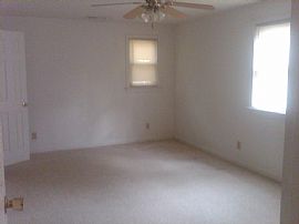 3 Bedroom Close to Chippenham Parkway in Richmond, VA (Photo 3 of 3)