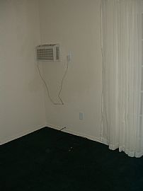 1 Bedroom, Private Entrance, Kitchen, Bathroom  in Bloomington, CA (Photo 4 of 4)