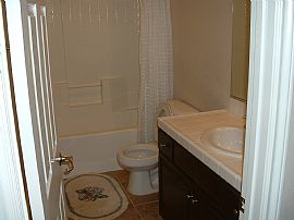 1 Bedroom, Shared Bathroom, Kitchen and Laundry Privileges in Bloomington, CA (Photo 5 of 5)