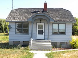3 BEDROOM 1 BATH HOME IN MALAD in Malad City, ID