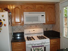 2 Bed / 1.5 Bath Remodeled Apartment in Ontario, CA (Photo 5 of 5)