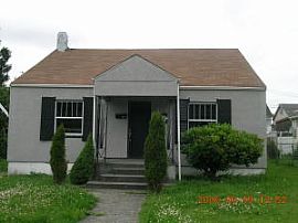 Room in House $350/$500 in Tacoma, WA