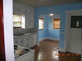 Room in House $350/$500 in Tacoma, WA (Photo 3 of 4)