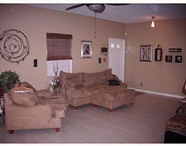 Private 2/2 Villa with Many Amenities in Margate, FL