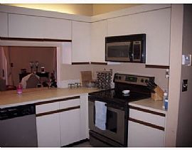 Private 2/2 Villa with Many Amenities in Margate, FL (Photo 4 of 6)