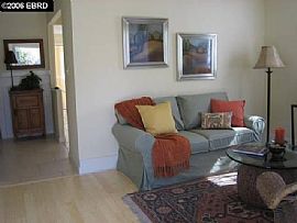 Millsmont Cozy 2 Bedroom 1 Bath House in Oakland, CA