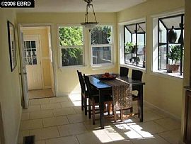 Millsmont Cozy 2 Bedroom 1 Bath House in Oakland, CA (Photo 3 of 6)