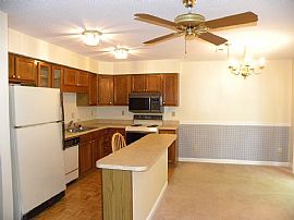Town Home near Turkey Creek Shopping Center (West Knoxville) in Knoxville, TN