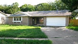 4 BR 2 BA House avail. NOW! in Dallas, TX