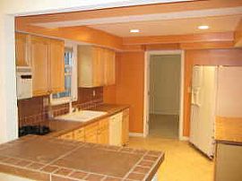 5 bedroom Home near metro in Rockville, MD (Photo 4 of 6)