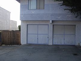 2 bed 2 car garage backyard  ready now in Signal Hill, CA (Photo 1 of 5)