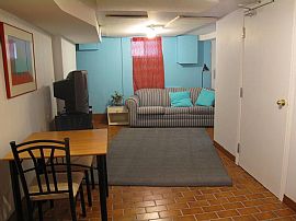 The house is neat,and you will get the value of your money in North Miami Beach, FL