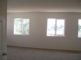 Huge Master suite with Jacuzzi tub in Yucaipa, CA (Photo 4 of 6)