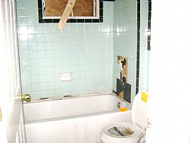 Rent to own 345/month Needs work/ Handy Person 3-bed bed/1/2 ba in Cleveland, OH (Photo 5 of 5)