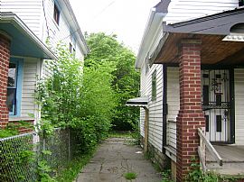 350 month rent to own needs some work  in Cleveland, OH (Photo 2 of 5)