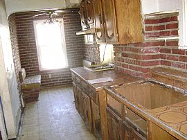 295 rent to own needs some work  in Cleveland, OH (Photo 2 of 3)