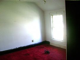 295 rent to own needs some work  in Cleveland, OH (Photo 3 of 3)