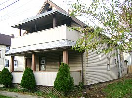 3 family homw rent to own handyman special  in Cleveland, OH (Photo 2 of 4)