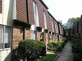 Townhouse/condo for rent in Metairie, LA