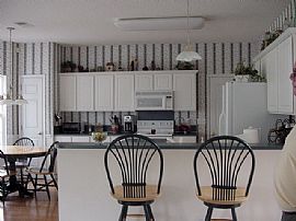 4 Bedrooms, Sunroom, Quiet cul-de-sac in Charlotte, NC (Photo 2 of 6)