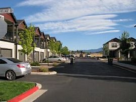 Very Nice 2BR. 2-1/2 BA townhouse in great neighborhood in Central Point, OR (Photo 5 of 5)