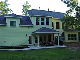 Beautiful Home in Gated Neighborhood of Crown Oaks in Montgomery, TX (Photo 2 of 6)