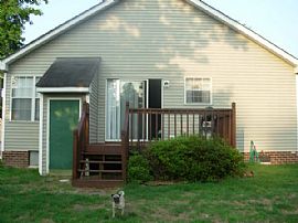 Nice 3 bedroom, 2 bath house in Suffolk, Burnetts Mill in Suffolk, VA (Photo 2 of 6)