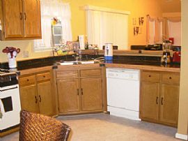 Nice 3 bedroom, 2 bath house in Suffolk, Burnetts Mill in Suffolk, VA (Photo 5 of 6)