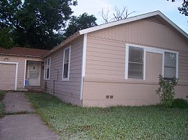 2 Bedroom Home close to Emelmentary in Haltom City, TX