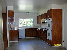 Excellent Location in Palo Alto, CA (Photo 2 of 5)