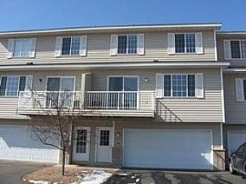Spacious  Townhome Located in Woodbury! in Woodbury, MN