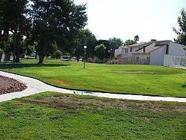 2b,2b, 2 car/g, 2 courtyrds, end unit by pool, no rent till Oct in Las Vegas, NV (Photo 5 of 6)